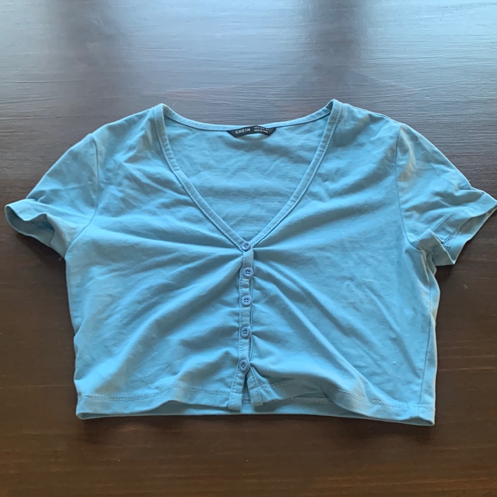 Cropped v-neck